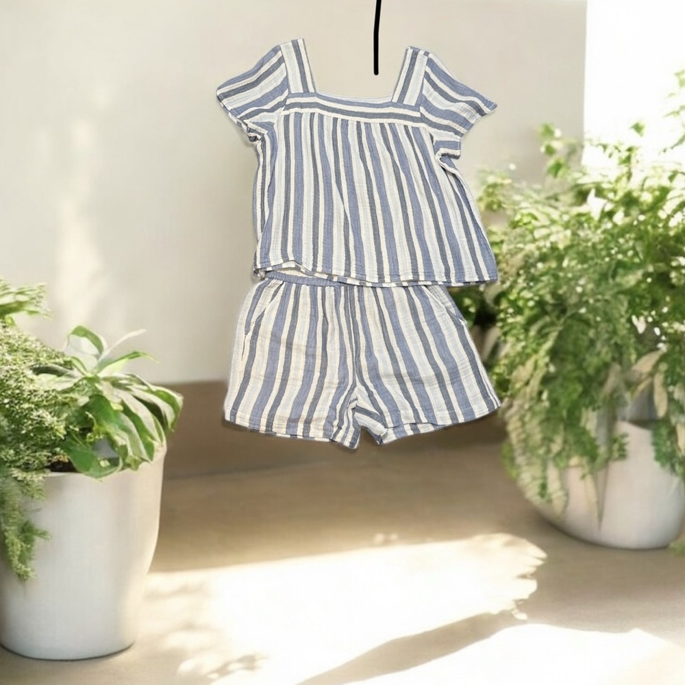 Beachlunchlounge Blue and White Striped Linen Set